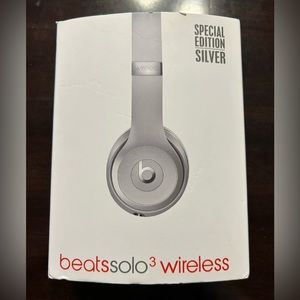 Beats Solo3 Wirless Headphones Dupe